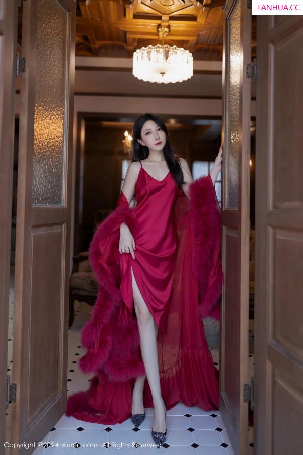 鱼子酱fish  [XiuRen]高清写真图 2024.11.08 No.9422 鱼子酱Fish 美腿性感第6张图片